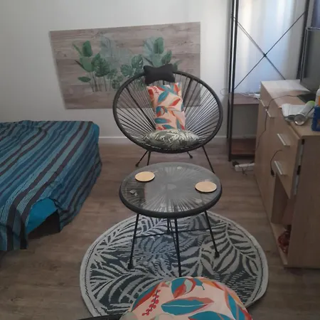 Apartment 23 M2, Proche Centre, Calme, Wifi, Pk