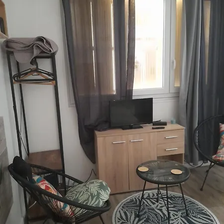 דירה 23 M2, Proche Centre, Calme, Wifi, Pk